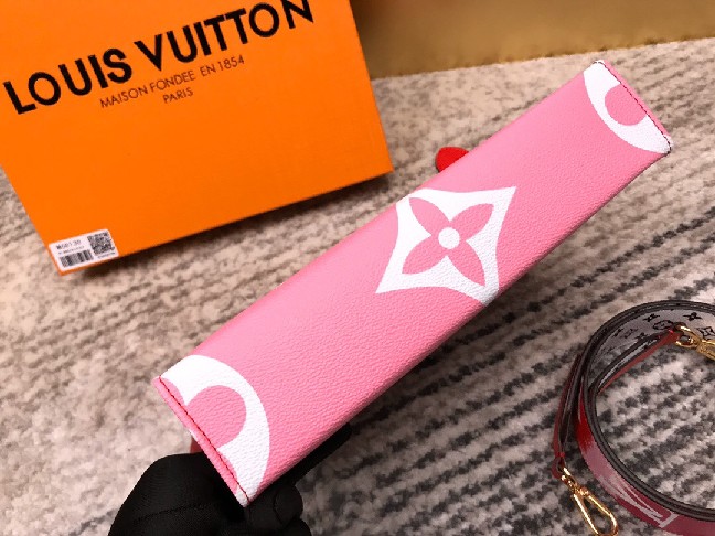 Louis Vuitton LV ESCALE POCHE TOILETTE 26 M69138 Red - Click Image to Close